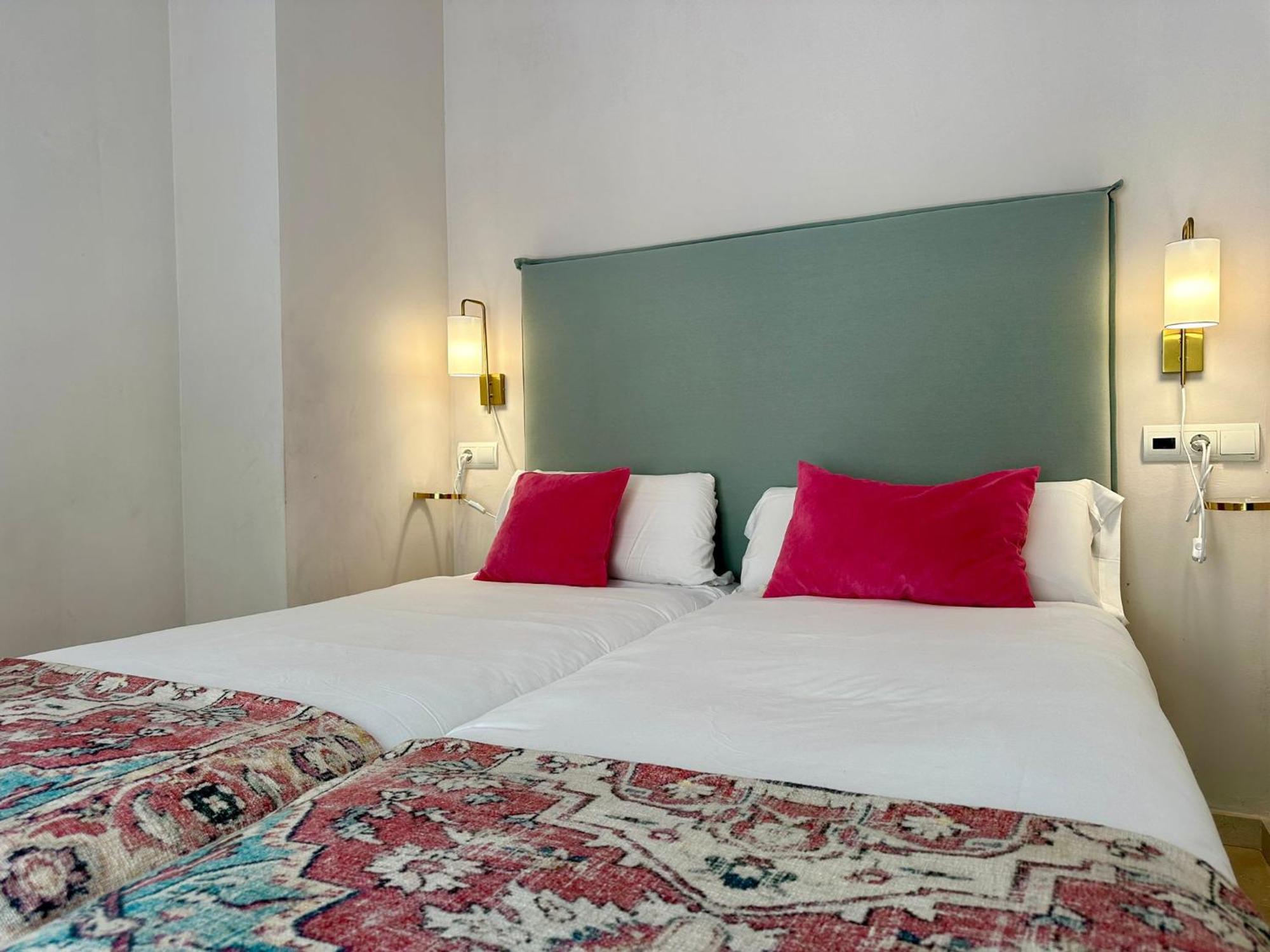 Urbe10 Pries Suite Málaga Exteriör bild