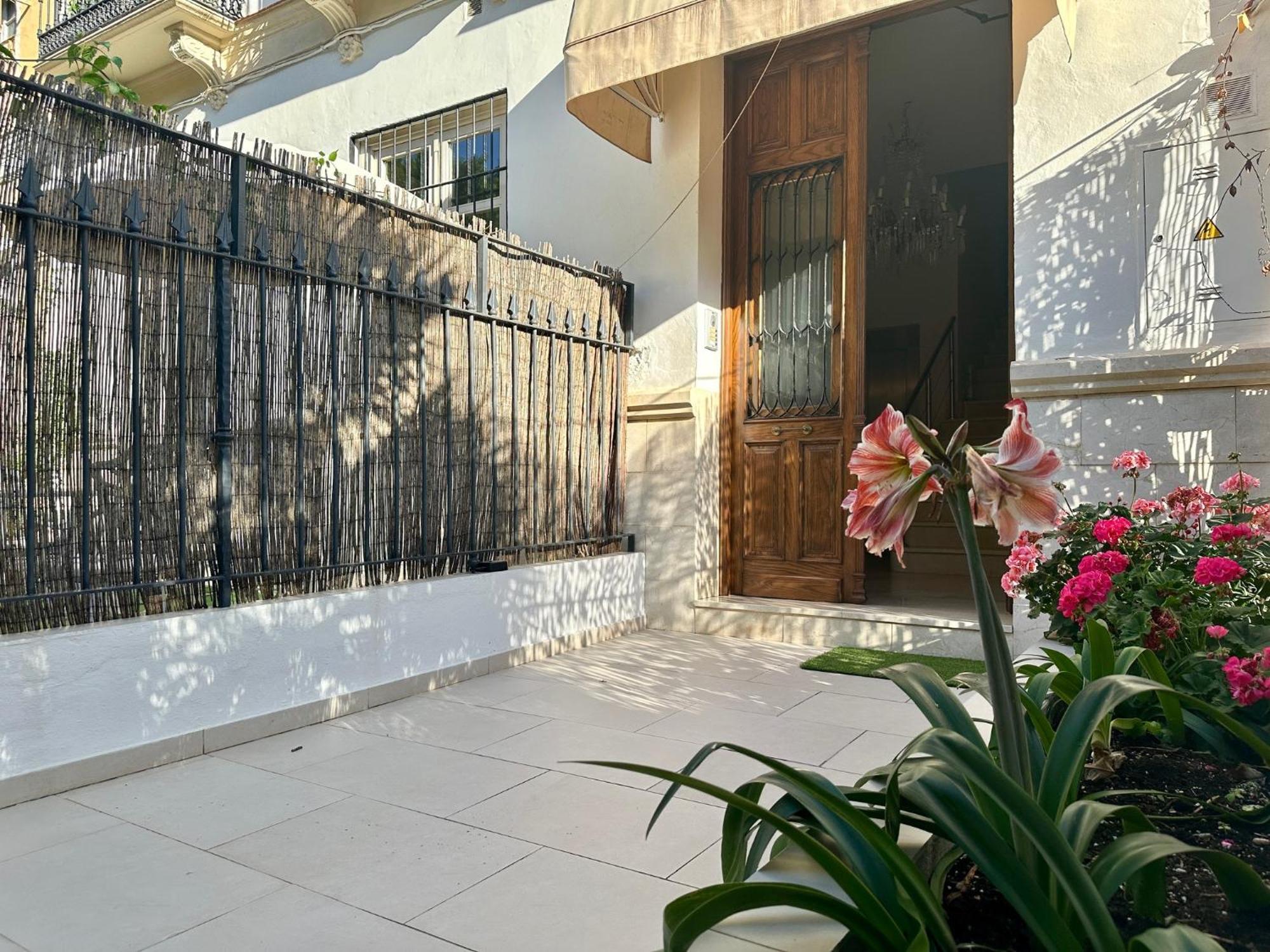 Urbe10 Pries Suite Málaga Exteriör bild