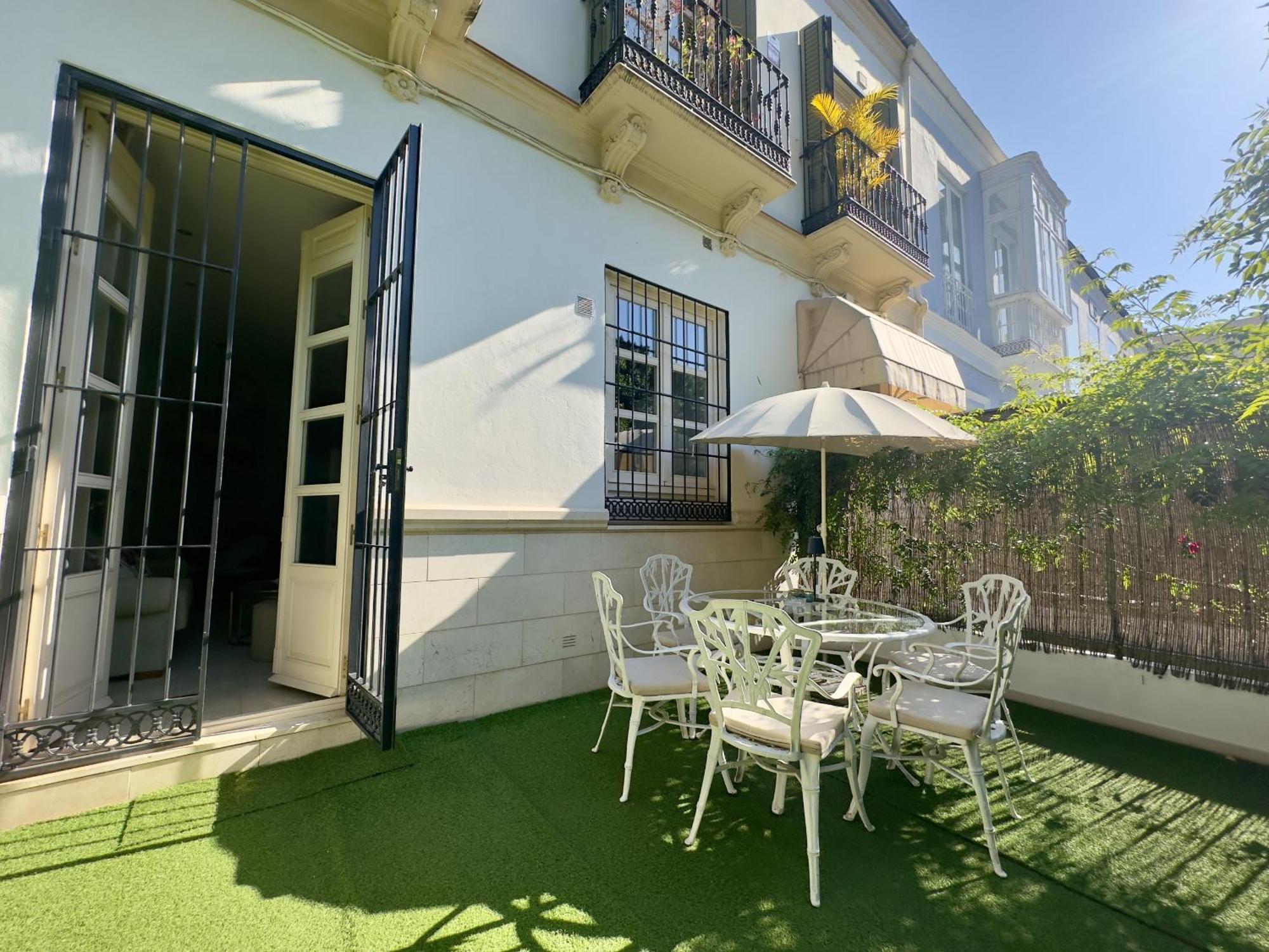 Urbe10 Pries Suite Málaga Exteriör bild